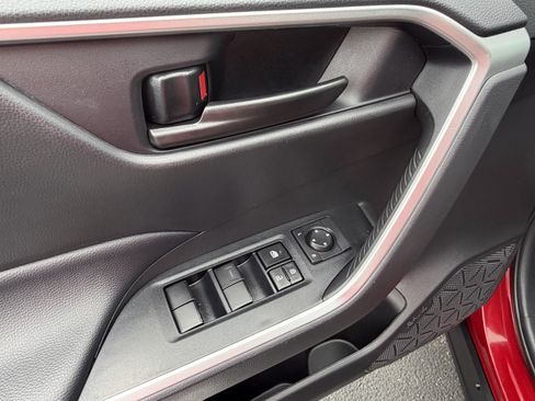 Used 2024 Toyota RAV4 LE AWD/4WD image 14