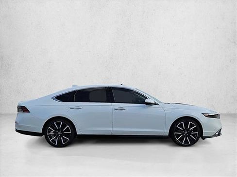 Used 2024 Honda Accord Touring image 4