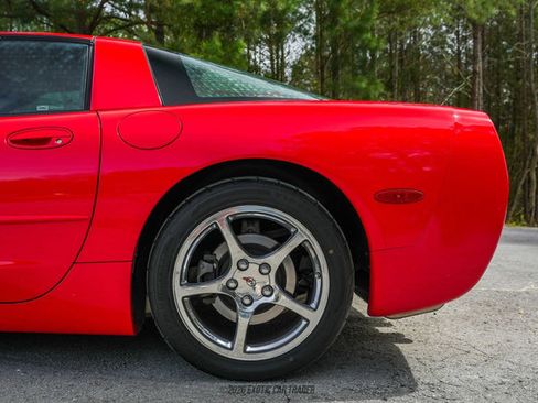 Used 2002 Chevrolet Corvette Coupe w/ Preferred Equipment Group2 RWD image 5