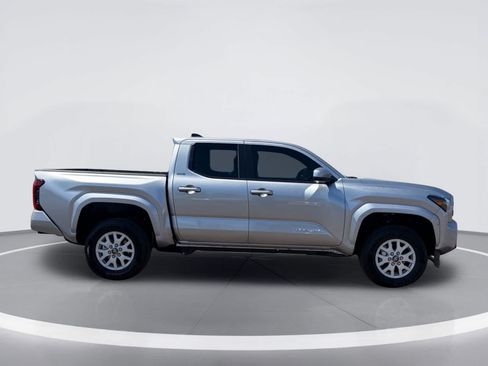 Certified 2025 Toyota Tacoma SR5 AWD/4WD image 7