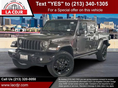 Used 2025 Jeep Gladiator Sport image 1