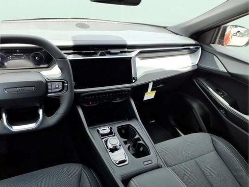 New 2026 Jeep Cherokee Laredo AWD/4WD image 14