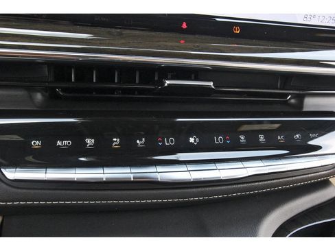 Certified 2023 Cadillac Escalade Premium Luxury w/ Performance Package AWD/4WD image 25