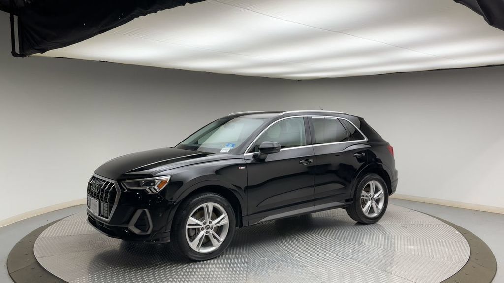 Used 2021 Audi Q3 2.0T Premium Plus w/ Premium Plus Package AWD/4WD image 6