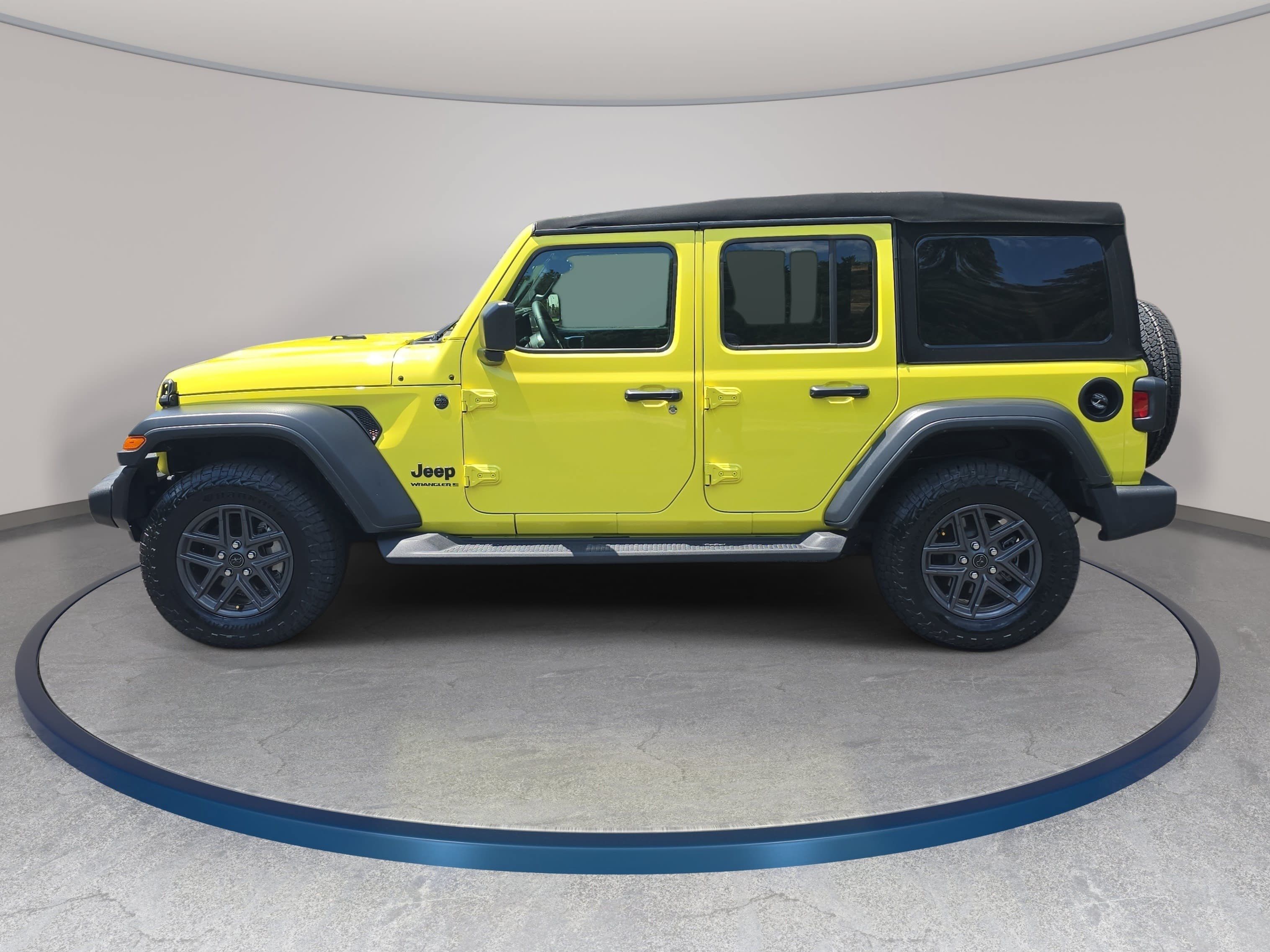 Used 2024 Jeep Wrangler Unlimited Sport AWD/4WD image 8