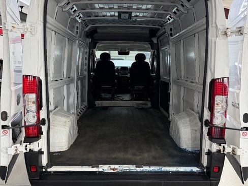 Used 2025 RAM ProMaster 2500 w/ Convenience Group FWD image 8