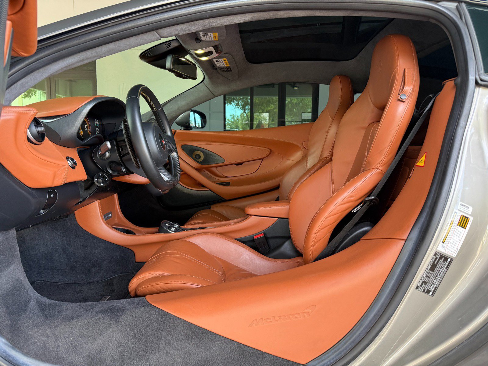 Used 2017 McLaren 570GT RWD image 27