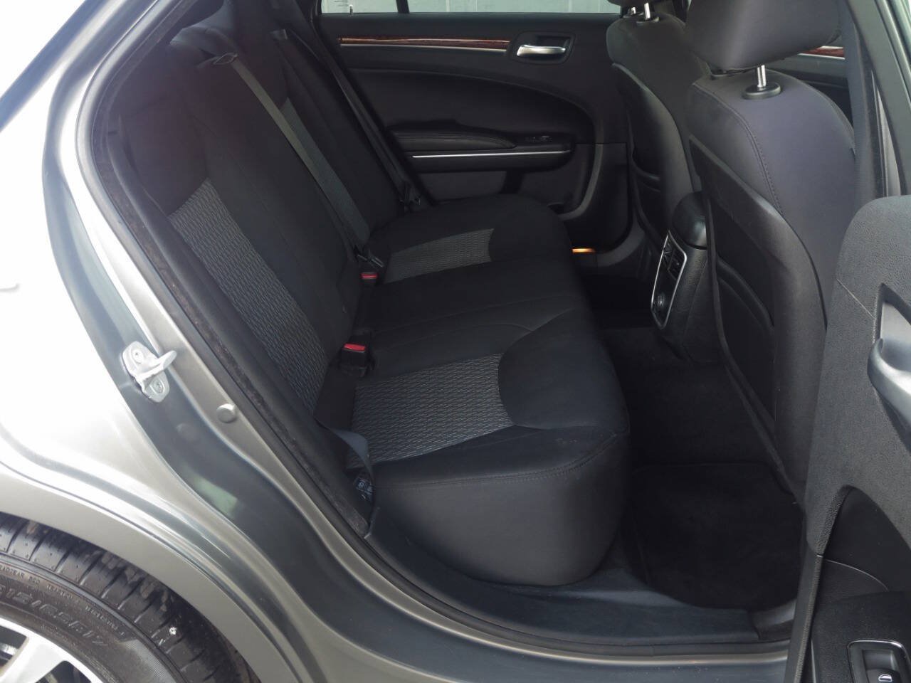 Used 2012 Chrysler 300 RWD image 14