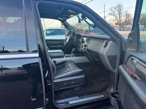 Used 2017 Ford Expedition EL Platinum image 25
