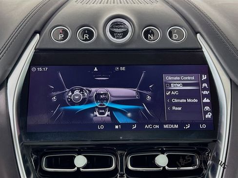 Used 2022 Aston Martin DBX image 21