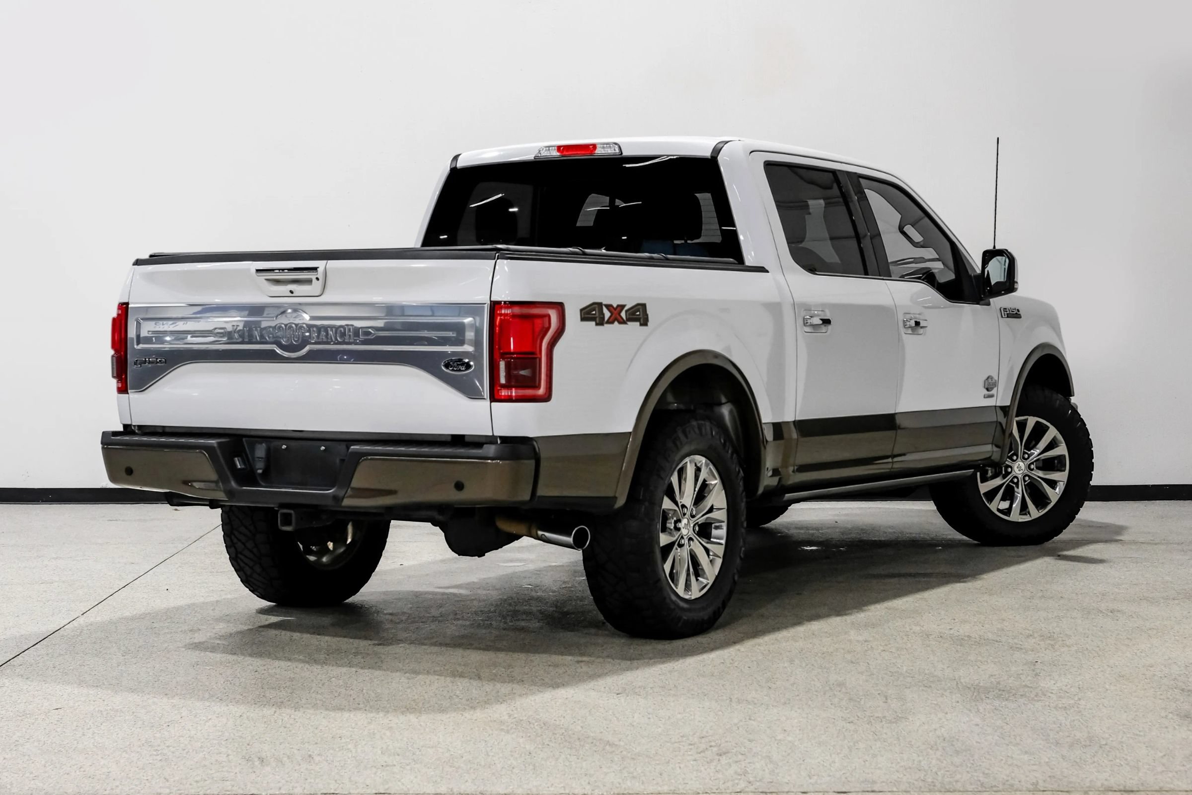 Used 2017 Ford F150 King Ranch w/ Equipment Group 601A Luxury AWD/4WD image 6