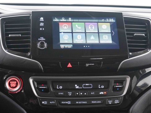Used 2020 Honda Pilot Touring image 21