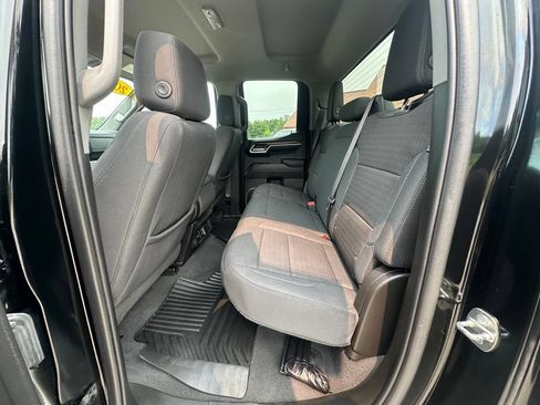 Used 2023 Chevrolet Silverado 1500 LT AWD/4WD image 15