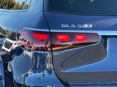 New 2026 Mercedes-Benz GLS 580 4MATIC image 34