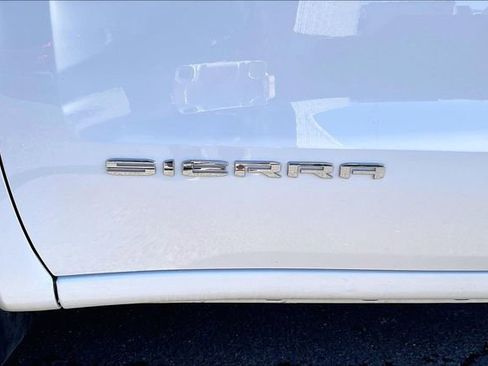 Used 2025 GMC Sierra 1500 SLT image 22