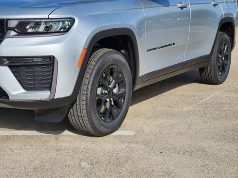 New 2026 Jeep Grand Cherokee L 2WD image 12