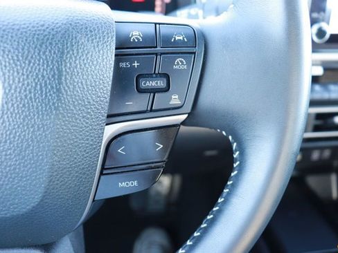 Used 2025 Toyota Camry SE image 34