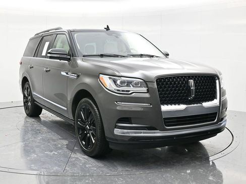 Used 2024 Lincoln Navigator Black Label image 3