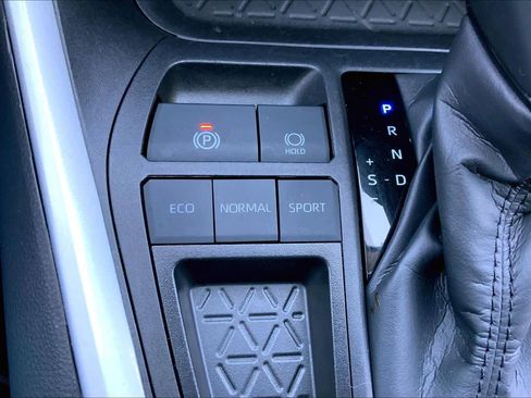 Used 2024 Toyota RAV4 XLE Premium image 35