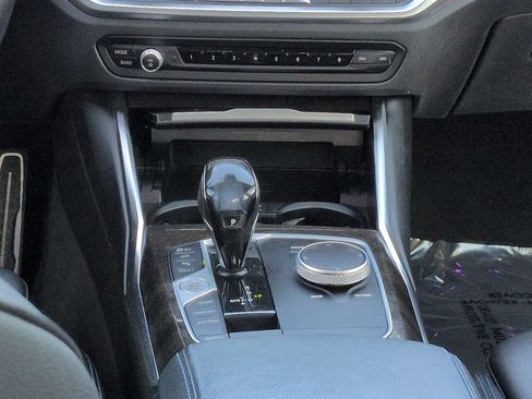 Used 2021 BMW 330i Sedan w/ M Sport Package RWD image 17