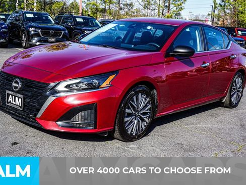 Used 2025 Nissan Altima 2.5 SV FWD image 3