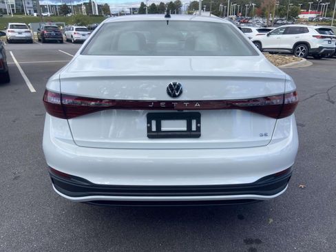 New 2026 Volkswagen Jetta SE image 8
