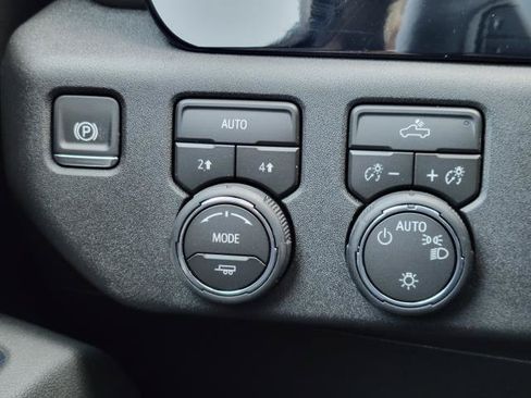 Used 2026 Chevrolet Silverado 1500 LT AWD/4WD image 18