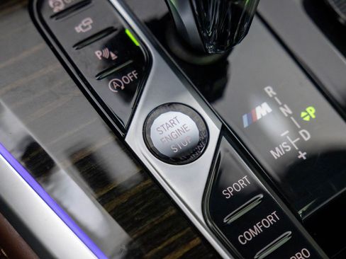 Used 2020 BMW X5 M50i w/ Executive Package image 34