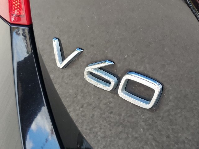 Used 2015 Volvo V60 T5 Platinum FWD image 33