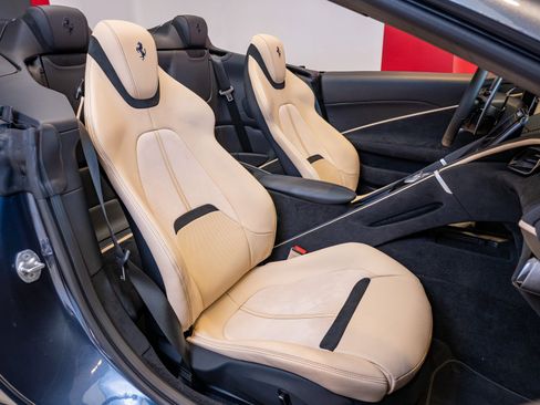 Used 2024 Ferrari Roma Spider image 21