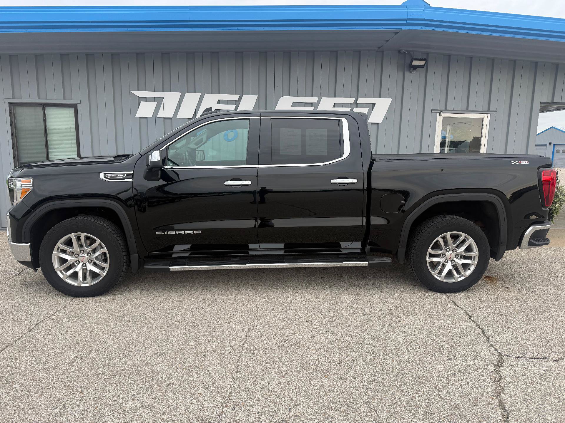 Used 2021 GMC Sierra 1500 SLT w/ SLT Premium Plus Package AWD/4WD image 1