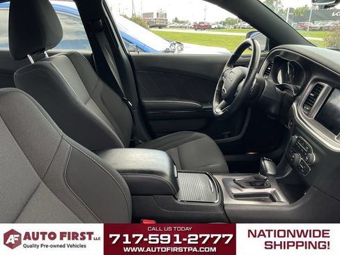 Used 2019 Dodge Charger SXT w/ Blacktop Package AWD/4WD image 19