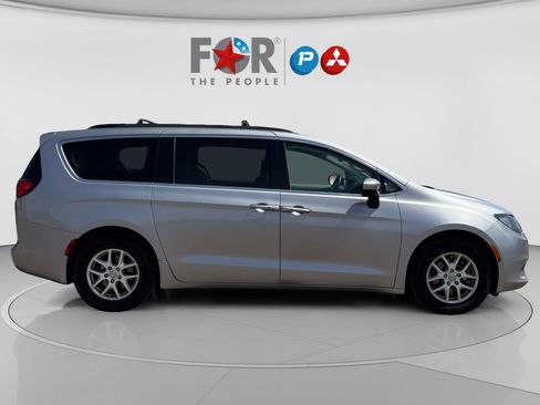 Used 2020 Chrysler Voyager Lxi image 6