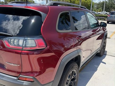 Used 2019 Jeep Cherokee Trailhawk w/ Trailer Tow Group AWD/4WD image 3