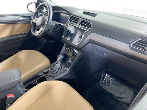 Used 2022 Volkswagen Tiguan SE R-Line image 28