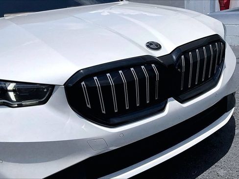Used 2024 BMW 530i w/ Premium Package RWD image 31