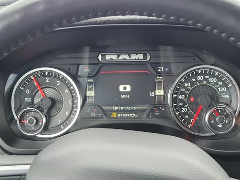 Used 2024 RAM 2500 Big Horn w/ Safety Group image 11