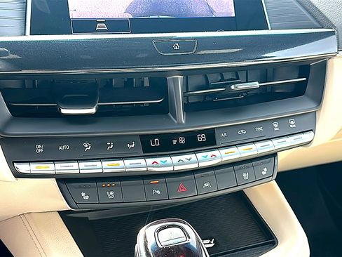 New 2025 Cadillac CT4 Premium Luxury image 24