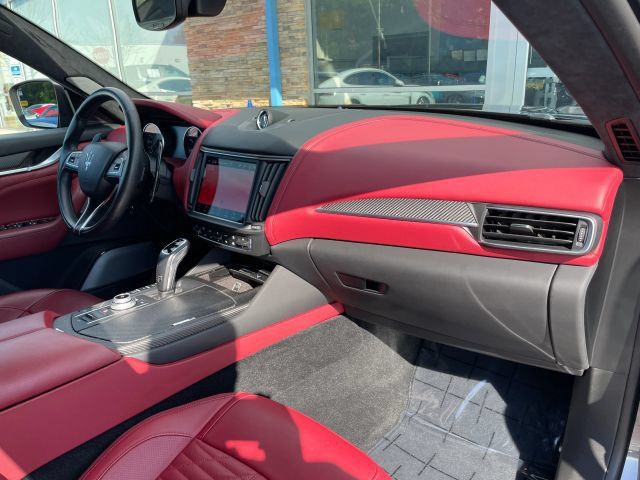 Used 2022 Maserati Levante Trofeo AWD/4WD image 38