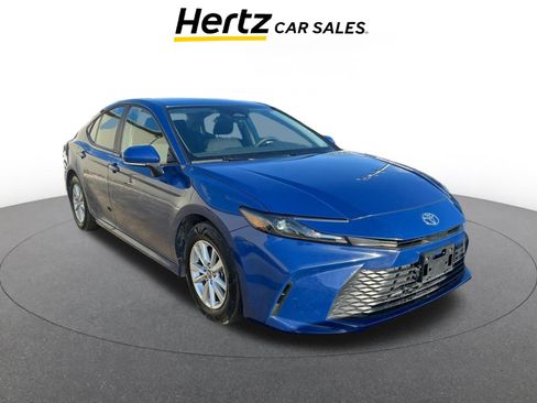 Used 2025 Toyota Camry LE image 1