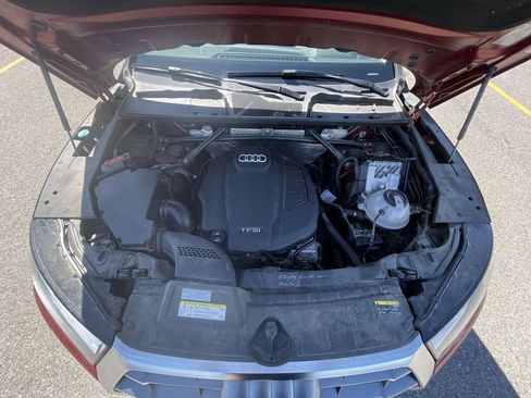 Used 2019 Audi Q5 Premium AWD/4WD image 14