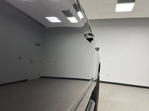 Used 2016 Chevrolet Tahoe LTZ AWD/4WD image 12