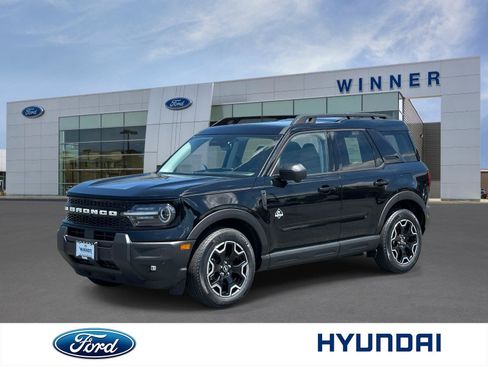 Used 2025 Ford Bronco Sport Outer Banks w/ Outer Banks Tech Package+ AWD/4WD image 1