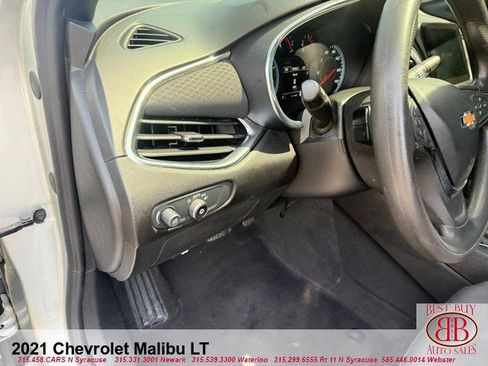 Used 2021 Chevrolet Malibu LT FWD image 16