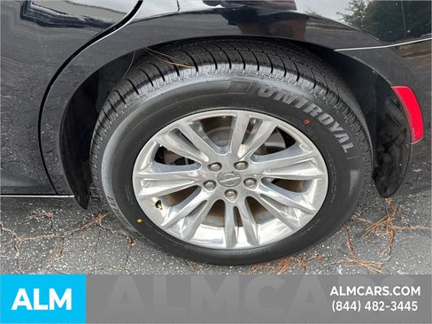 Used 2021 Chrysler 300 Touring L image 23