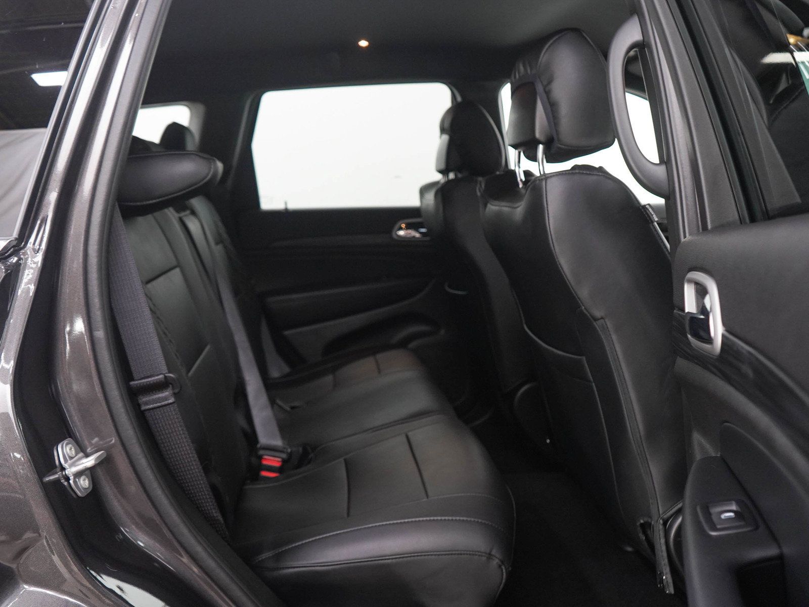 Used 2021 Jeep Grand Cherokee Laredo AWD/4WD image 12