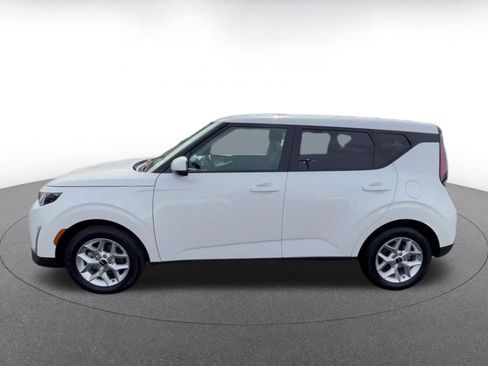Used 2025 Kia Soul LX w/ LX Technology Package image 9