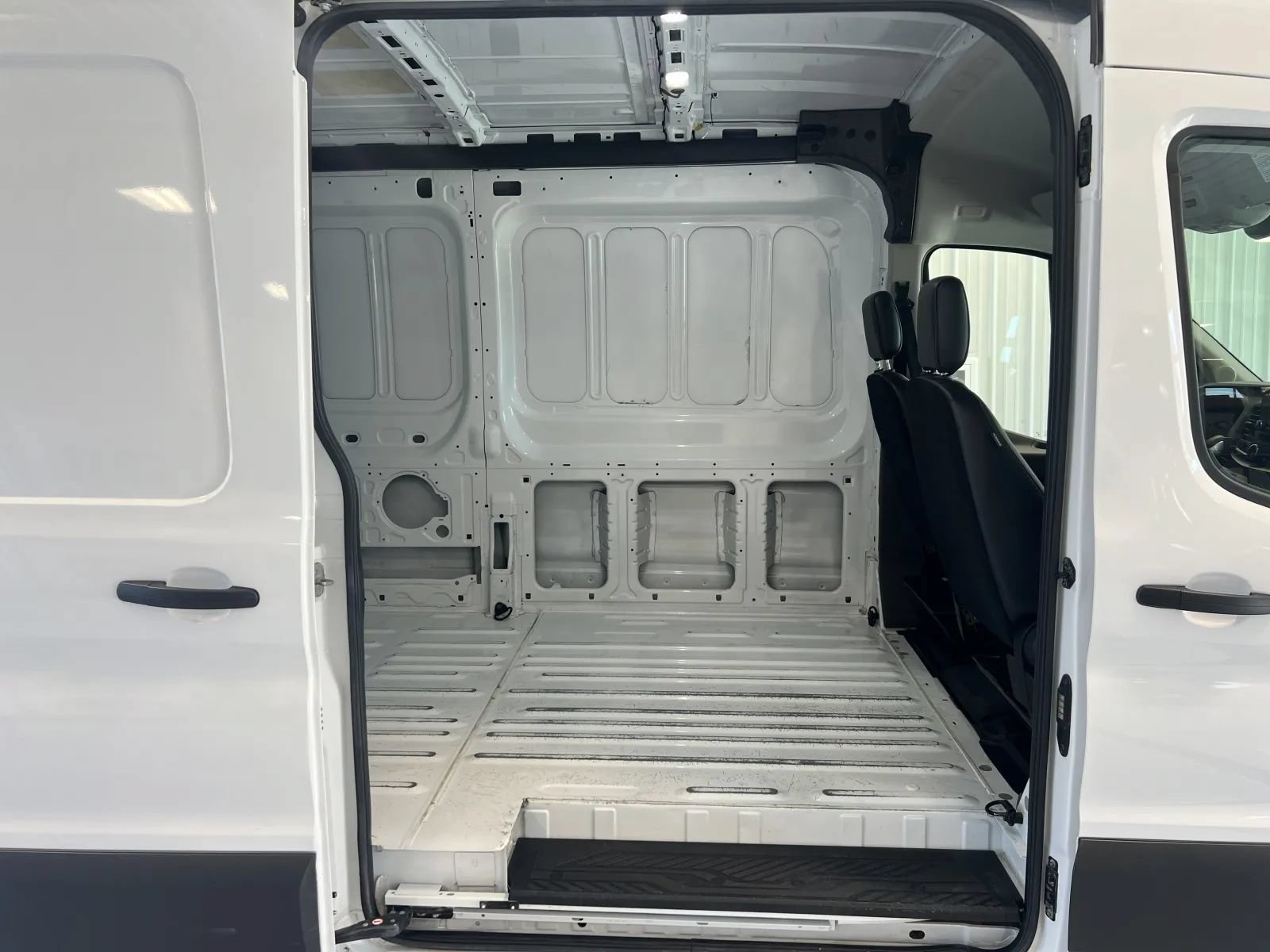 Used 2025 Ford Transit 250 148 Medium Roof RWD image 20
