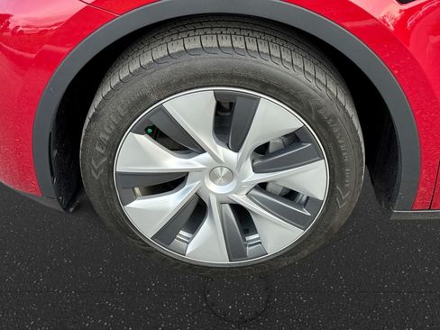 Used 2023 Tesla Model Y Long Range AWD/4WD image 19