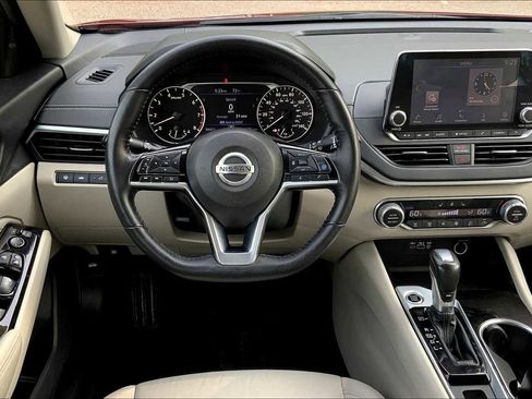 Used 2020 Nissan Altima 2.5 SV image 5